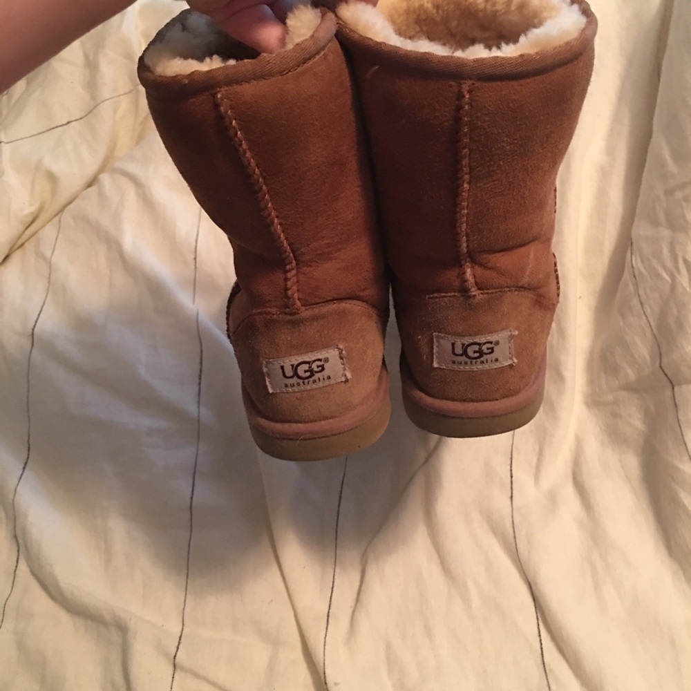 Tan UGGS - Picture 2 of 5